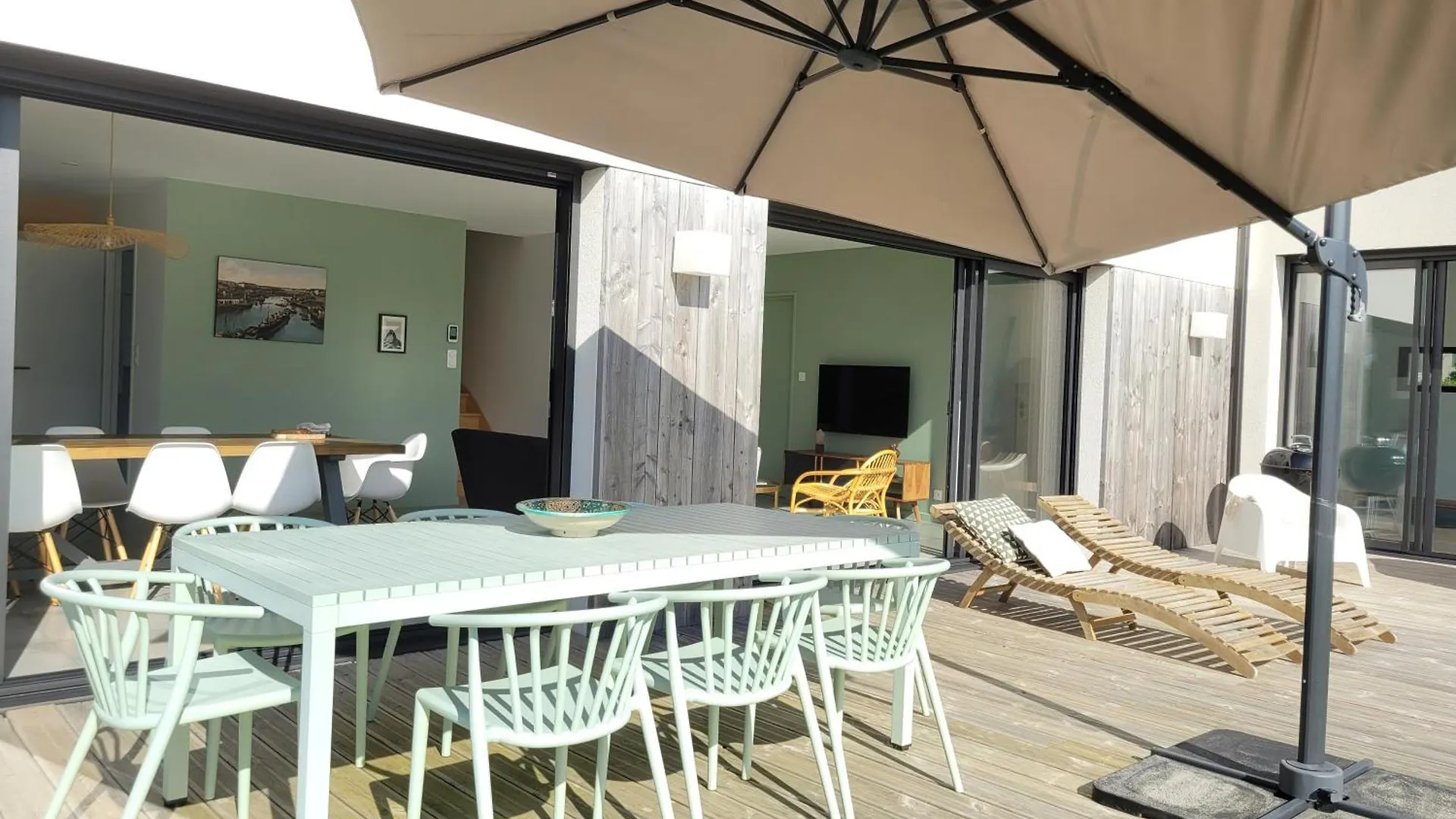 Jolie Maison Avec Piscine Interieure A 5 Minutes Des Plages Landunvez Вилла