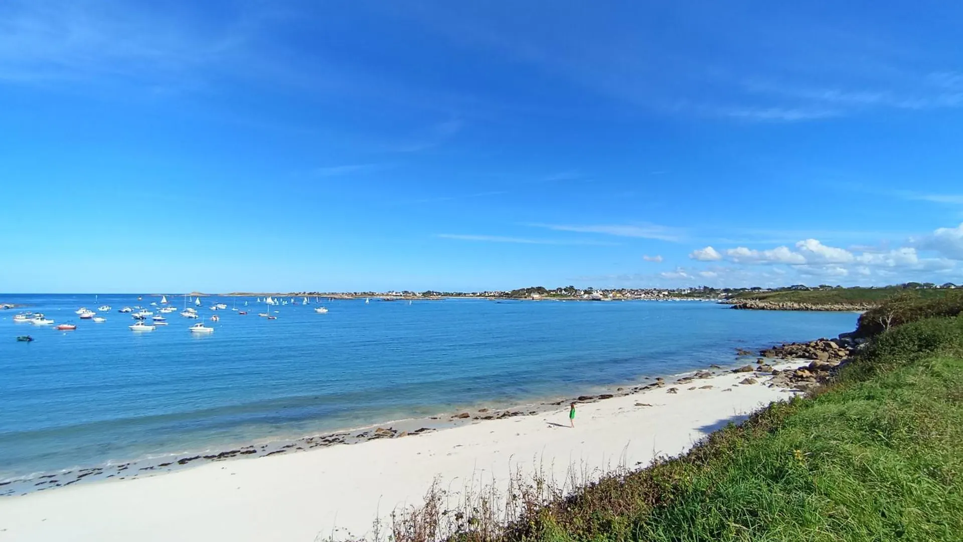 Jolie Maison Avec Piscine Interieure A 5 Minutes Des Plages Landunvez 0*,  Франция